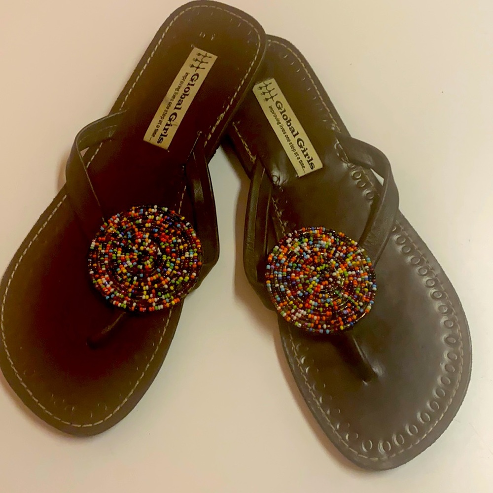 Flat leather flip flops Brown, multi-colored beads